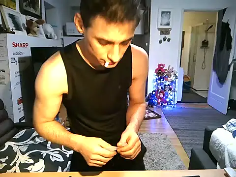 Snapshot of mihaimichael chatting on October 27, 12:11 am mihaimichael online show from October 27, 12:11 am