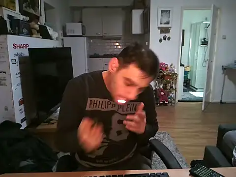 Snapshot of mihaimichael chatting on November 12, 2:43 pm mihaimichael online show from November 12, 2:43 pm