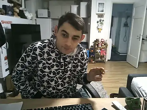 Snapshot of mihaimichael chatting on November 29, 3:12 pm mihaimichael online show from November 29, 3:12 pm