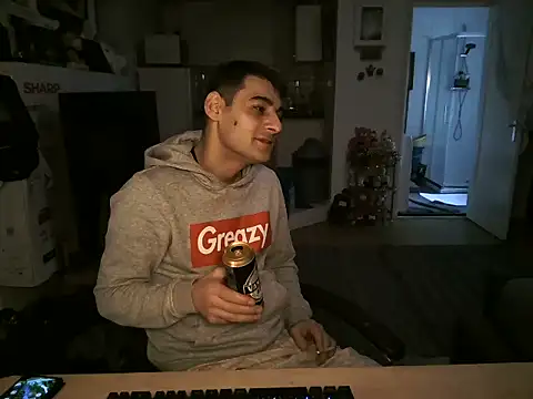 Snapshot of mihaimichael chatting on November 14, 8:18 am mihaimichael online show from November 14, 8:18 am