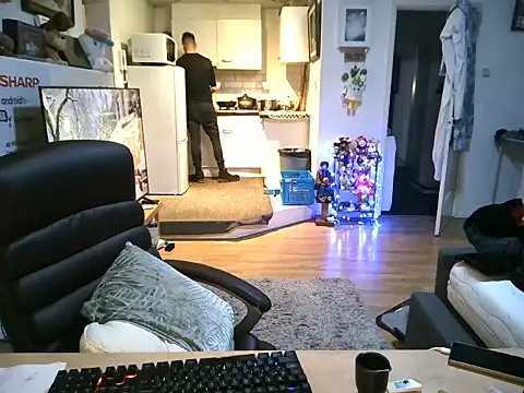 Snapshot of mihaimichael chatting on December 2, 12:00 am mihaimichael online show from December 2, 12:00 am