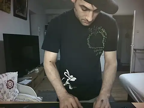 mihaimichael online show from April 9, 10:16 pm
