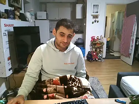 Snapshot of mihaimichael chatting on November 21, 12:09 am mihaimichael online show from November 21, 12:09 am