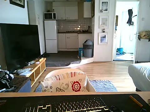 mihaimichael online show from April 12, 3:04 pm
