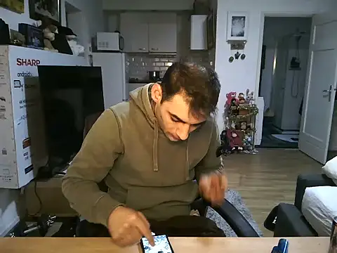 Snapshot of mihaimichael chatting on November 23, 2:49 pm mihaimichael online show from November 23, 2:49 pm