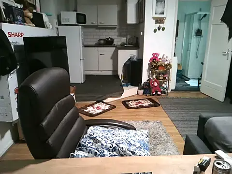 Snapshot of mihaimichael chatting on November 1, 10:53 am mihaimichael online show from November 1, 10:53 am