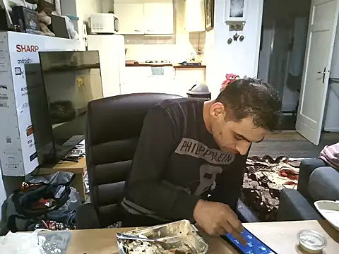 Snapshot of mihaimichael chatting on November 5, 12:36 am mihaimichael online show from November 5, 12:36 am