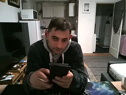 Snapshot of mihaimichael chatting on September 14, 1:28 am mihaimichael online show from September 14, 1:28 am