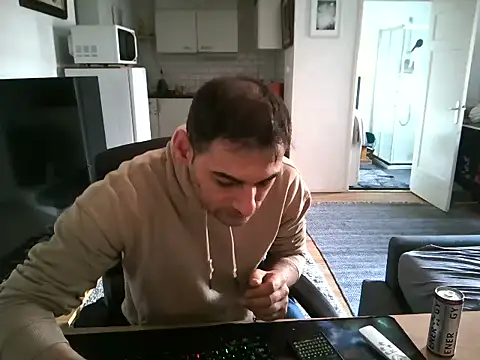 Snapshot of mihaimichael chatting on September 27, 1:28 pm mihaimichael online show from September 27, 1:28 pm