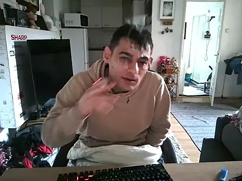 Snapshot of mihaimichael chatting on November 8, 12:42 pm mihaimichael online show from November 8, 12:42 pm