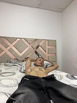 Snapshot of Herem369 chatting on February 7, 10:18 pm Herem369 online show from February 7, 10:18 pm