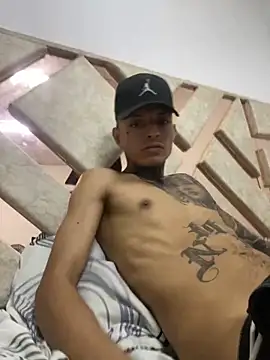 Snapshot of Herem369 chatting on February 5, 4:36 pm Herem369 online show from February 5, 4:36 pm