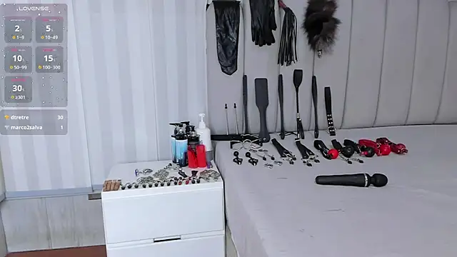 Snapshot of mileyerikson chatting on February 25, 5:18 am mileyerikson online show from February 25, 5:18 am