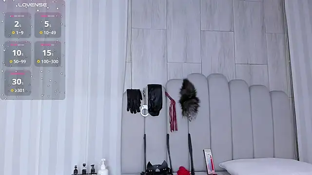 Snapshot of mileyerikson chatting on January 8, 2:28 am mileyerikson online show from January 8, 2:28 am