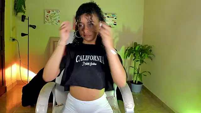 Snapshot of keyla_roberts777 chatting on February 3, 4:04 am keyla roberts777 online show from February 3, 4:04 am