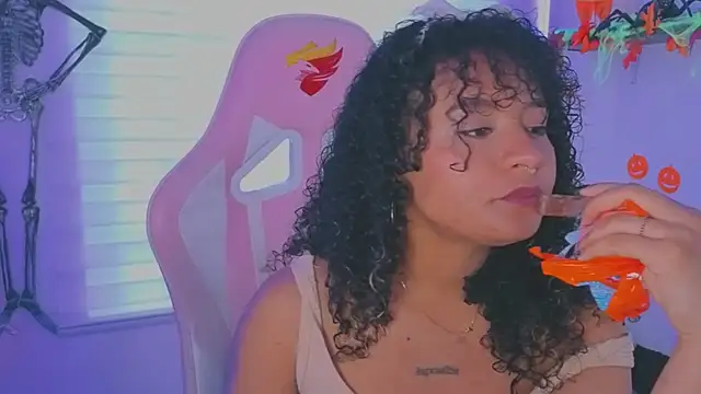 Snapshot of keyla_roberts777 chatting on October 8, 7:36 pm keyla roberts777 online show from October 8, 7:36 pm