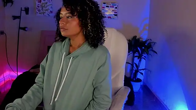Snapshot of keyla_roberts777 chatting on February 21, 9:02 am keyla roberts777 online show from February 21, 9:02 am