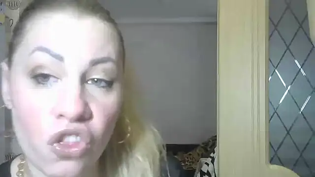 TherestlessKitty online show from March 17, 6:07 am