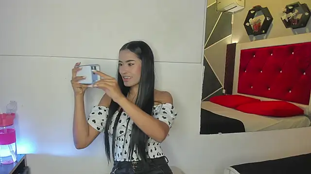 Snapshot of Karoll014 chatting on June 25, 1:16 pm Karoll014 online show from June 25, 1:16 pm