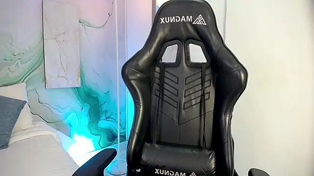 Tayzon Foxxx online show from March 29, 8:21 pm