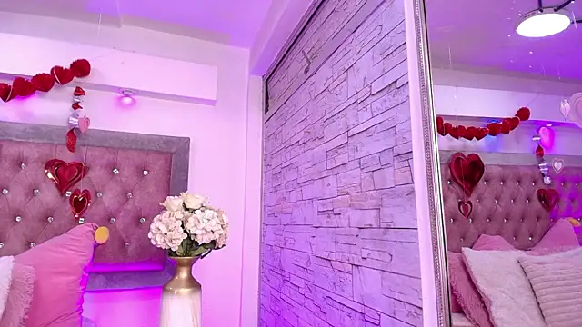 Snapshot of Tayzon_Foxxx chatting on February 20, 12:51 pm Tayzon Foxxx online show from February 20, 12:51 pm