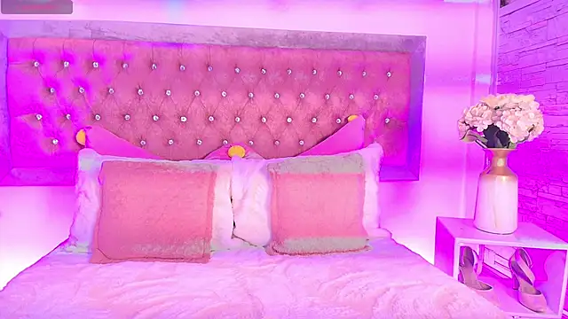 Snapshot of Tayzon_Foxxx chatting on January 7, 11:48 am Tayzon Foxxx online show from January 7, 11:48 am