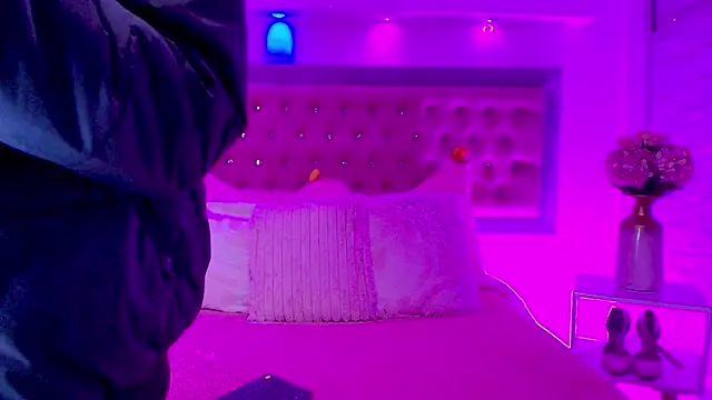 Snapshot of Tayzon_Foxxx chatting on February 24, 12:50 pm Tayzon Foxxx online show from February 24, 12:50 pm