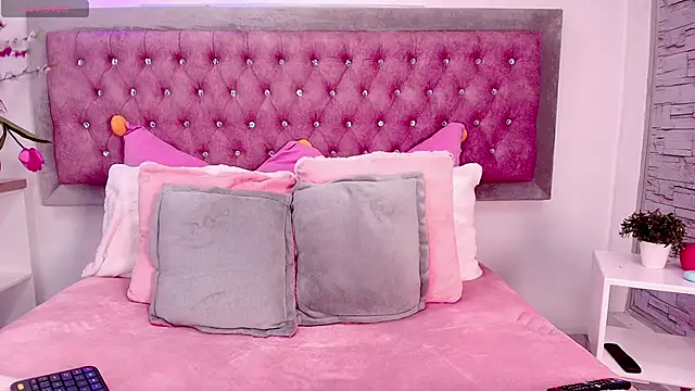 Tayzon Foxxx online show from October 31, 12:57 pm