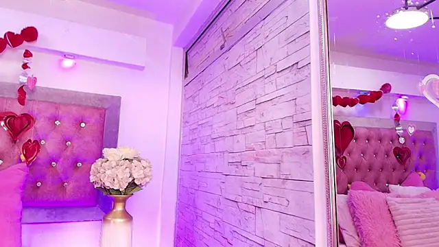 Snapshot of Tayzon_Foxxx chatting on February 21, 1:57 pm Tayzon Foxxx online show from February 21, 1:57 pm