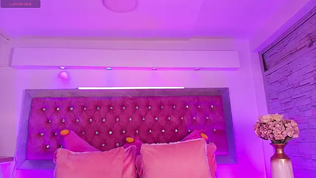 Tayzon Foxxx online show from December 14, 8:36 pm