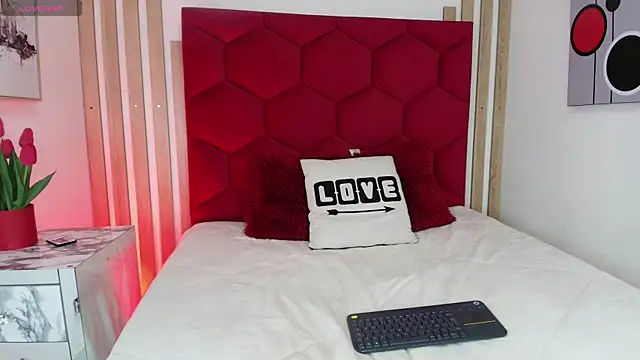 Snapshot of Tayzon_Foxxx chatting on July 4, 8:13 pm Tayzon Foxxx online show from July 4, 8:13 pm