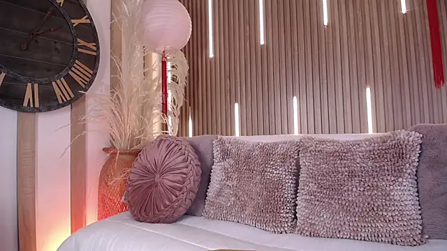 Tayzon Foxxx online show from March 20, 8:10 pm