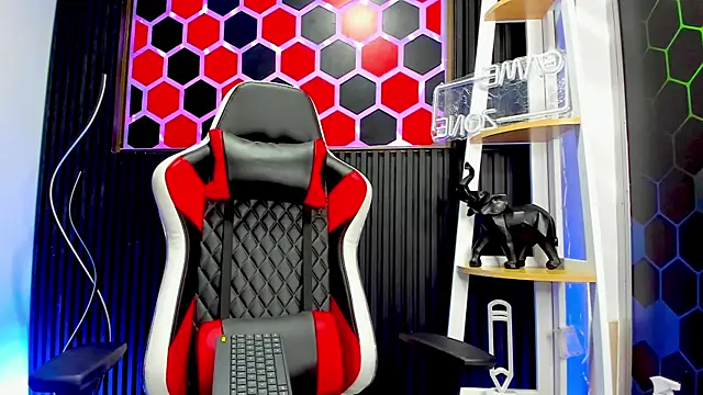 Tayzon Foxxx online show from March 23, 8:19 pm