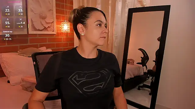 Snapshot of IsabelaSantana chatting on September 13, 1:38 am IsabelaSantana online show from September 13, 1:38 am