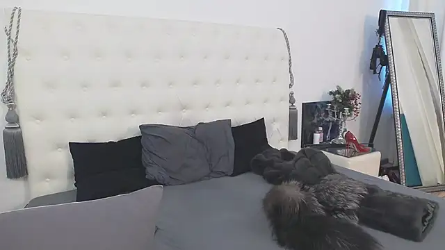 AlinaOnly online show from March 22, 11:01 am