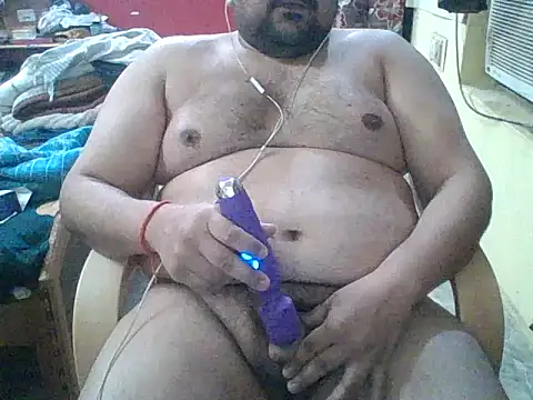 Snapshot of ARYANAVAILABLE chatting on May 18, 11:42 pm ARYANAVAILABLE online show from May 18, 11:42 pm