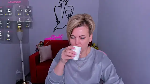 Julia Wilsone online show from February 25, 6:57 am