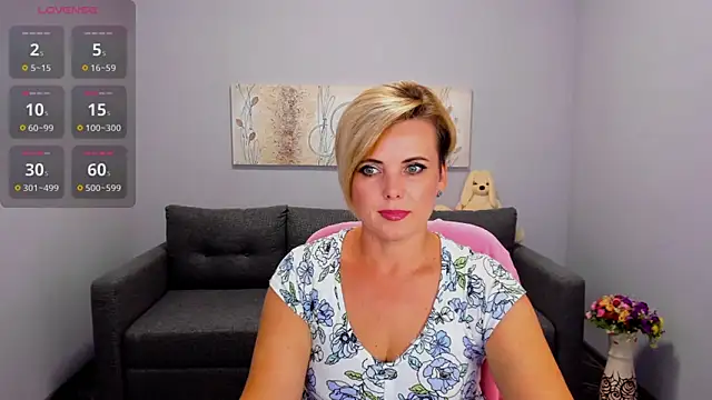 Julia Wilsone online show from September 9, 12:14 pm