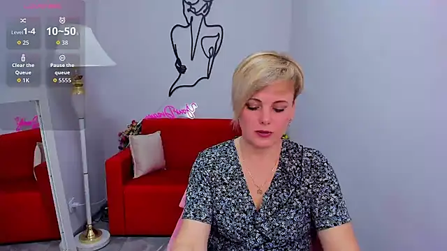 Julia Wilsone online show from March 3, 1:40 pm