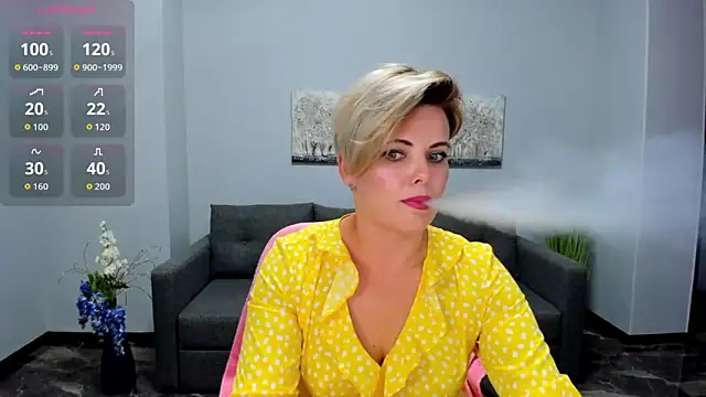 Julia Wilsone online show from October 3, 12:50 pm