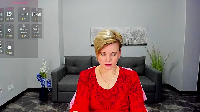 Julia Wilsone online show from February 13, 1:00 pm