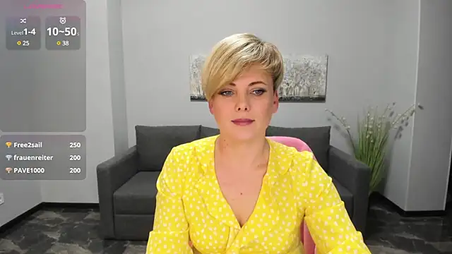 Julia Wilsone online show from January 18, 3:59 pm