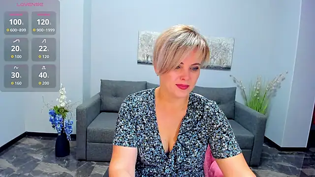 Julia Wilsone online show from October 22, 5:51 am