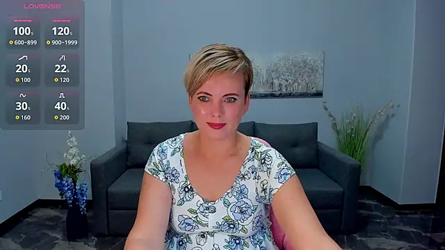 Julia Wilsone online show from November 16, 6:51 am