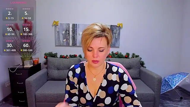 Julia Wilsone online show from January 8, 7:36 am