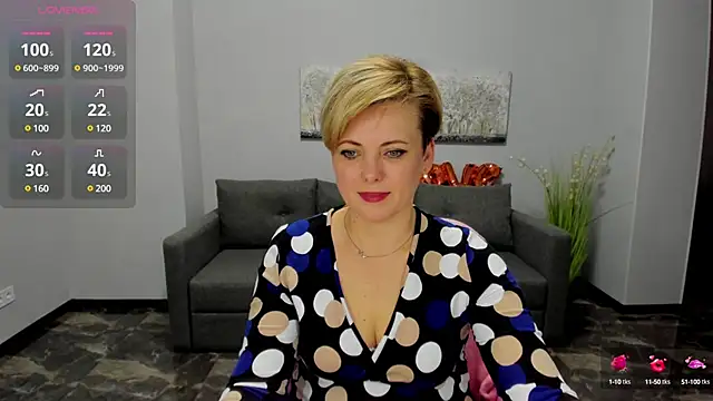 Julia Wilsone online show from February 18, 1:22 pm