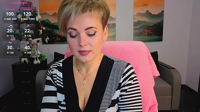 Julia Wilsone online show from December 16, 7:12 am