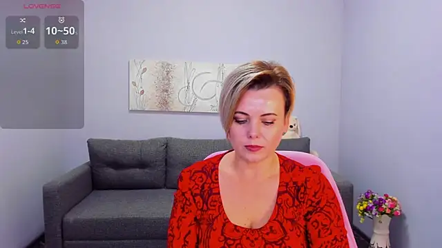 Julia Wilsone online show from November 6, 6:50 am