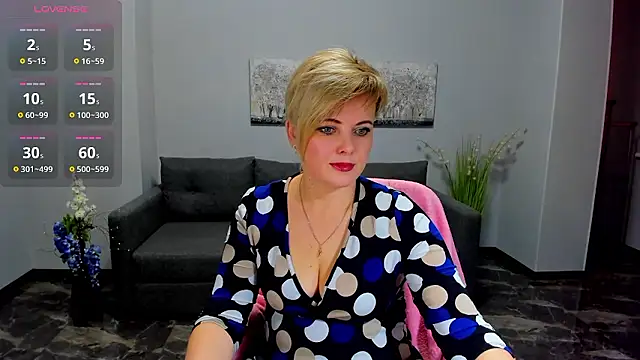 Julia Wilsone online show from January 16, 12:53 pm