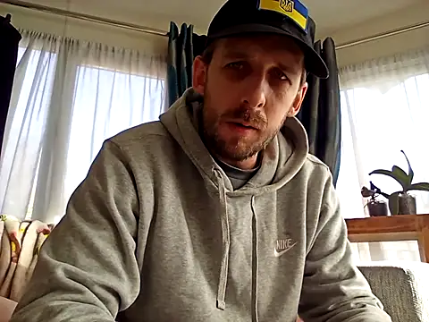 Snapshot of HungKing88 chatting on January 24, 12:20 pm HungKing88 online show from January 24, 12:20 pm